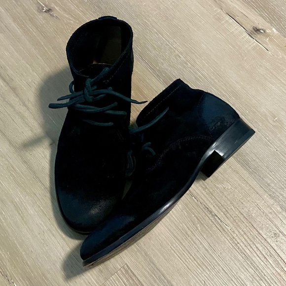 Frye Shoes - Frye Carly Chukka Black Oiled Suede Boot